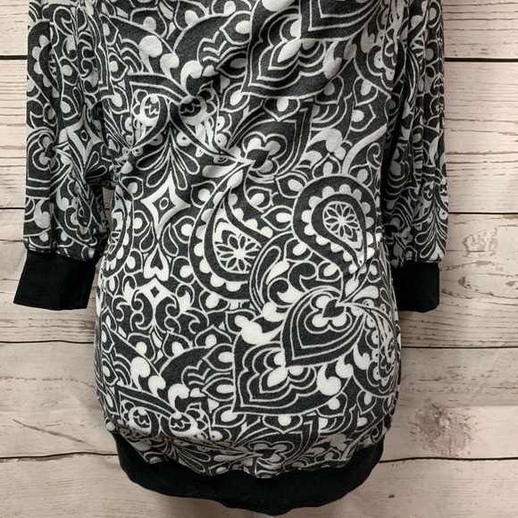 EUC Athleta Cowl Neck Paisley Print Top - Picture 2 of 6